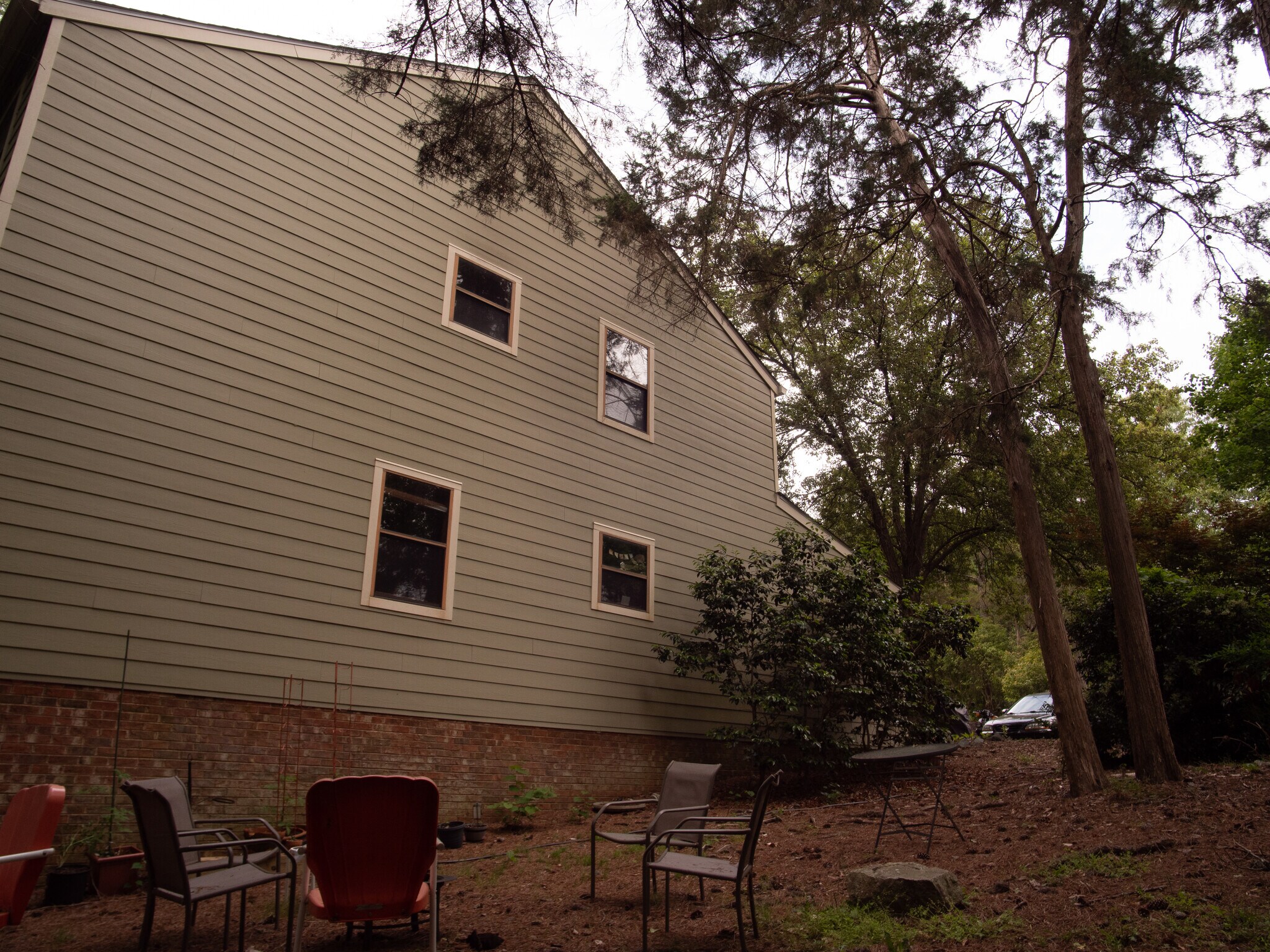 Building Photo - 210 Cedarwood Ln
