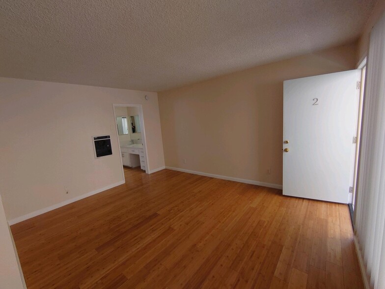 Building Photo - 2635 5th St