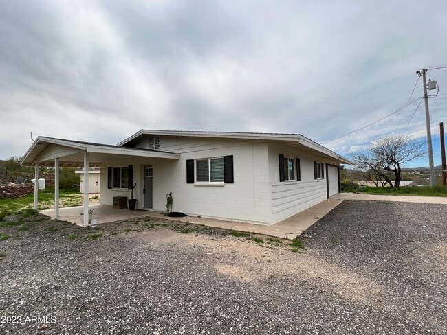 Primary Photo - 47331 N Meander Rd