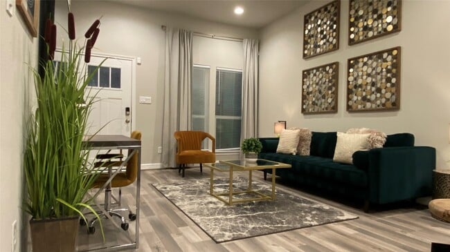 Building Photo - 4403 Nichols St