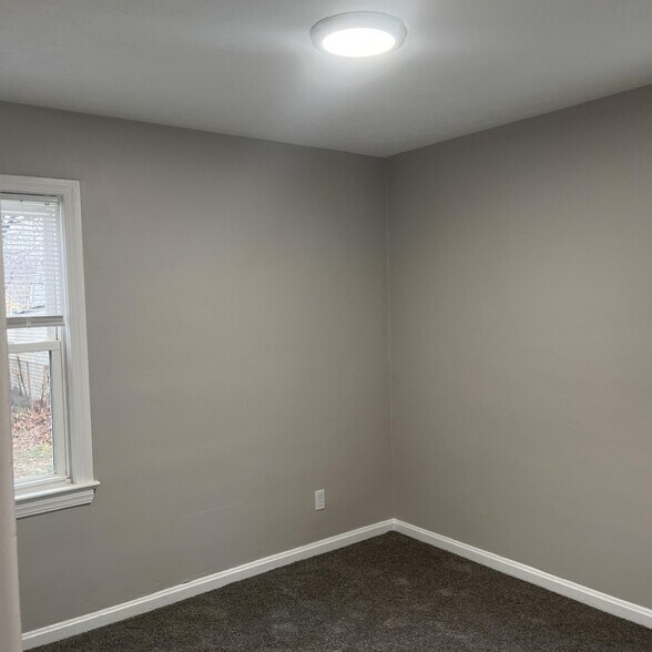 Building Photo - 3958 Lee Heights Blvd