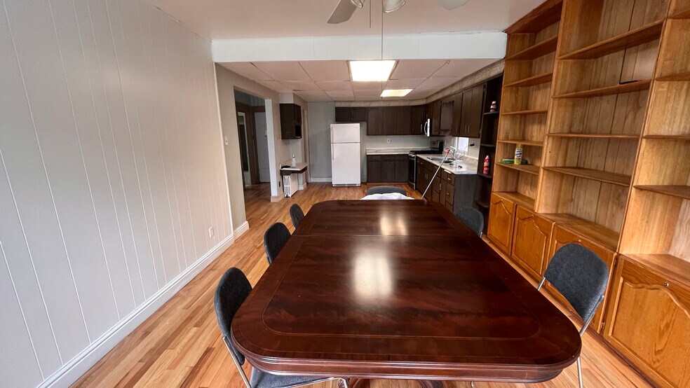 Building Photo - 5859 Hobart St