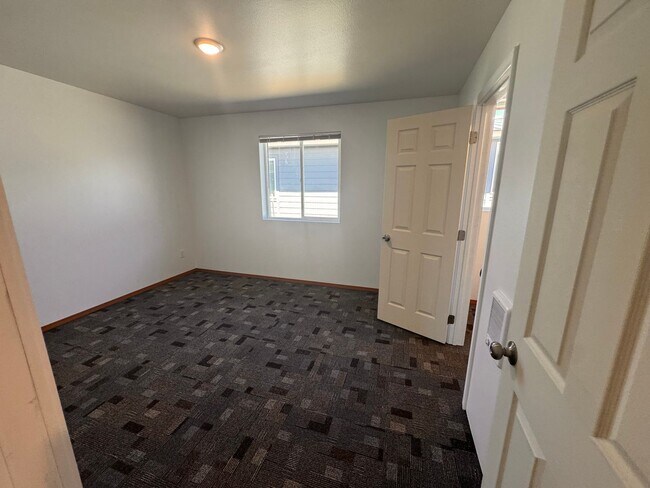 Building Photo - 1512 Landon Ave