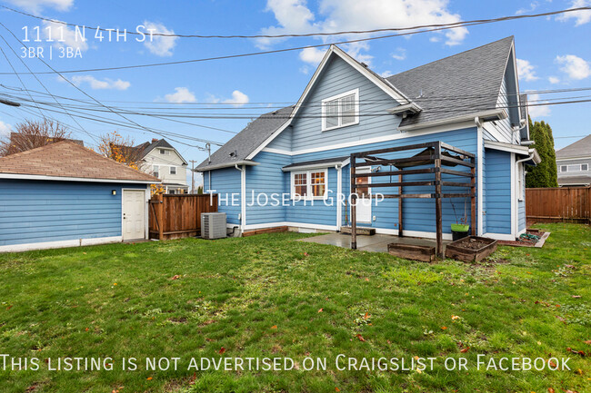 Building Photo - Beautifully updated 3 bed Craftsman in Tacoma