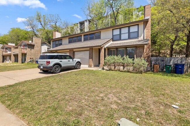 Building Photo - 6525 Hart Ln