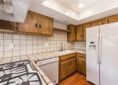 Building Photo - 1019 E Walnut Ave