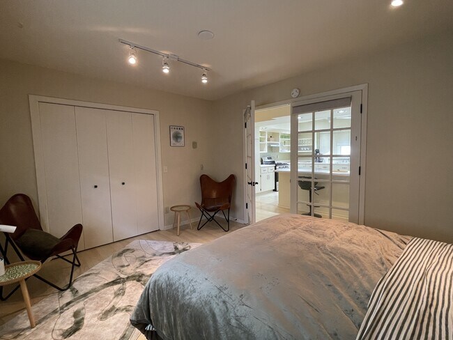 Building Photo - 4009 St Clair St