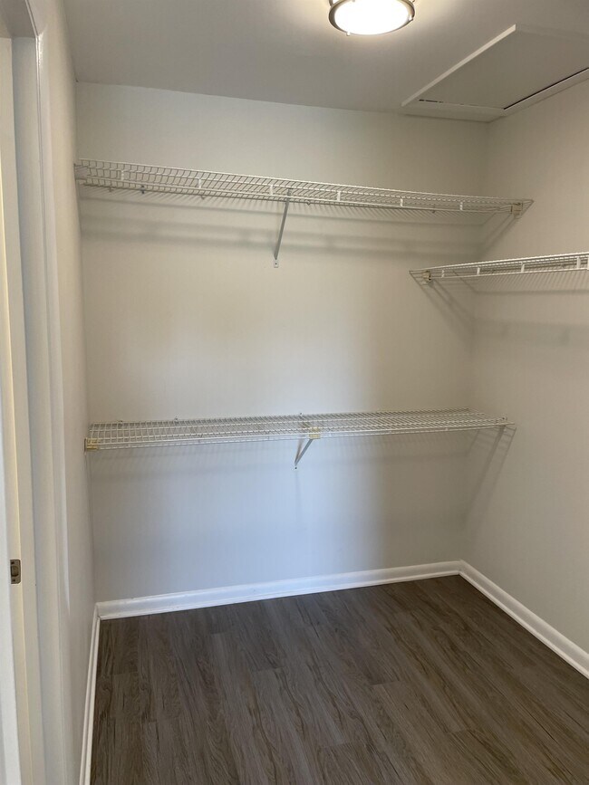 Building Photo - 159 Harvest Dr