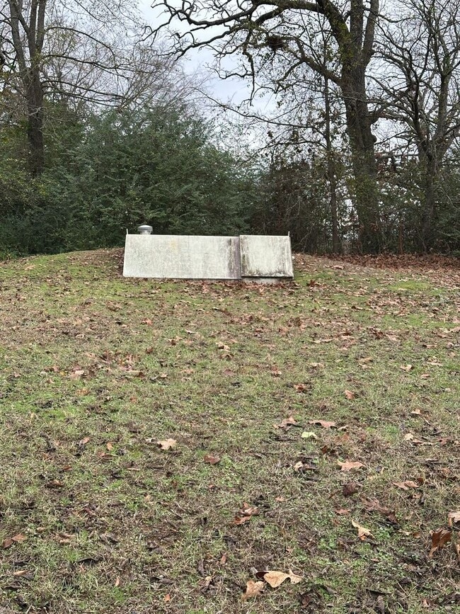 Building Photo - $1,900.00 MOVE-IN-SPECIAL