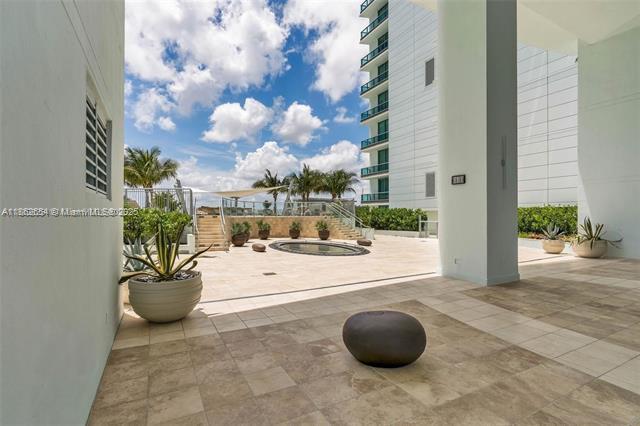 Building Photo - 900 Biscayne