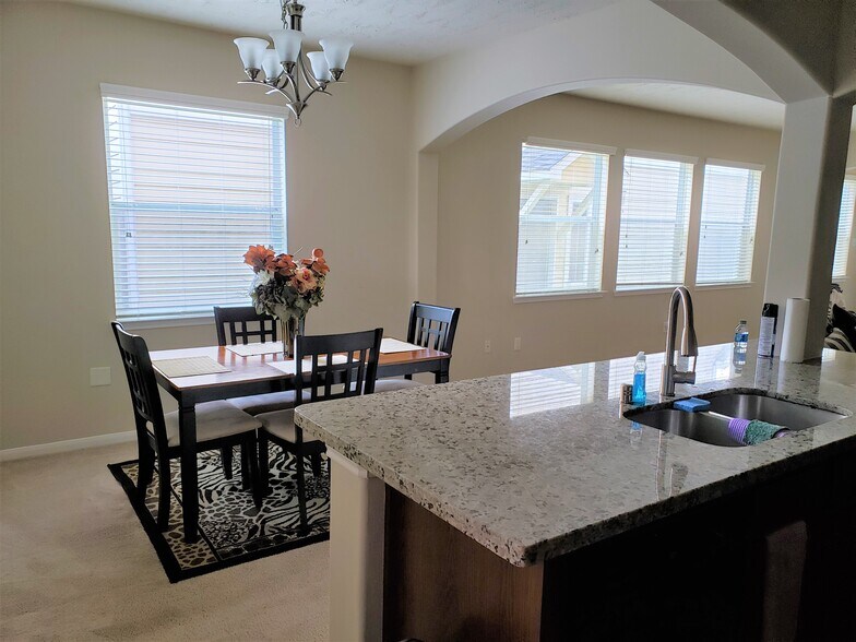 Modern Living Room - 14515 Roaring Fork Ln