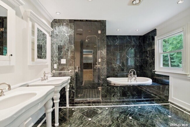 Building Photo - 157 Linden Ln