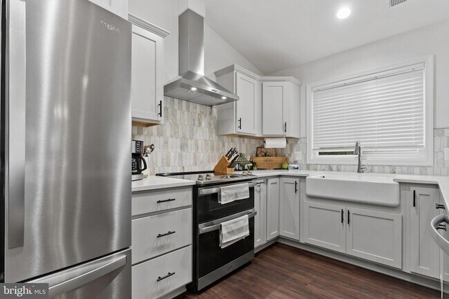 Building Photo - 181 Haulover Dr