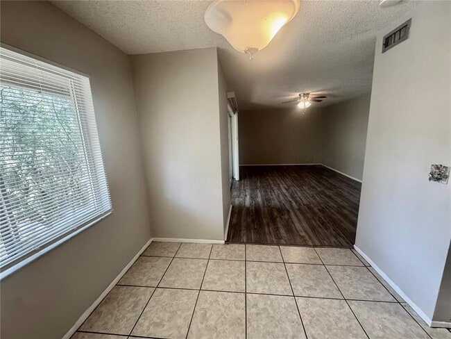 Building Photo - 5503 Pokeweed Ct