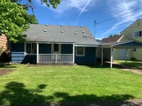 Building Photo - South Eugene 2+ Bedroom (with potential fo...