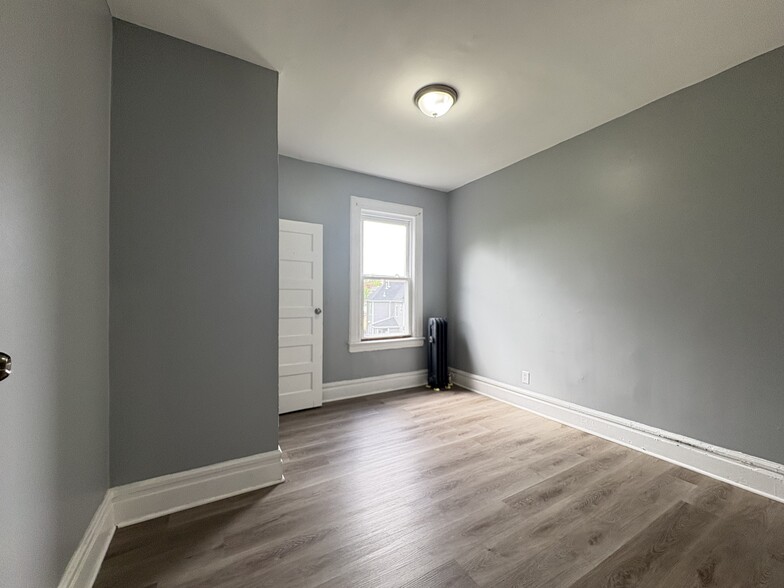 35 Shepard Ave 11 - 39 Shepard Ave