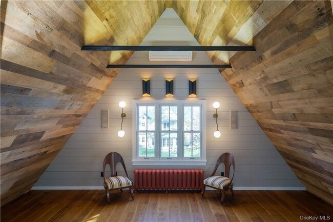 Building Photo - 325 Ferdon Ave