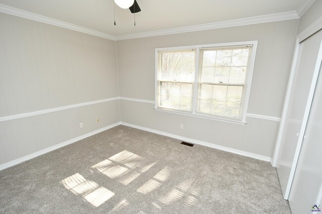 Building Photo - 467 SR 96