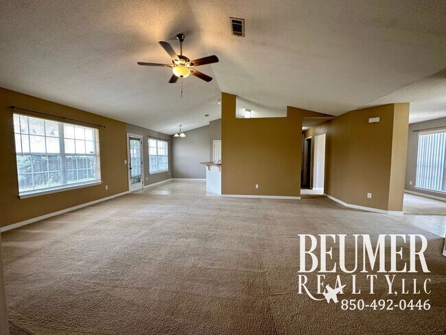 Building Photo - Spacious 3 bd/2 ba Open Floor Plan Home fo...
