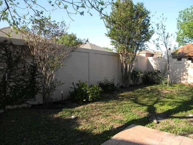 Building Photo - 1804 Whitewood Dr