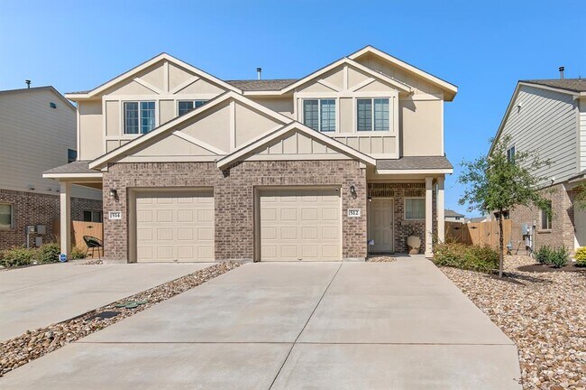 Primary Photo - 512 White Steppe Way