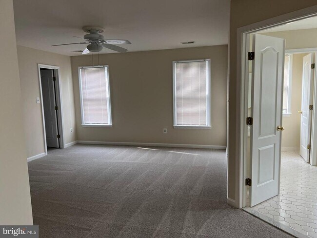 Building Photo - 9425 Spruce Tree Cir