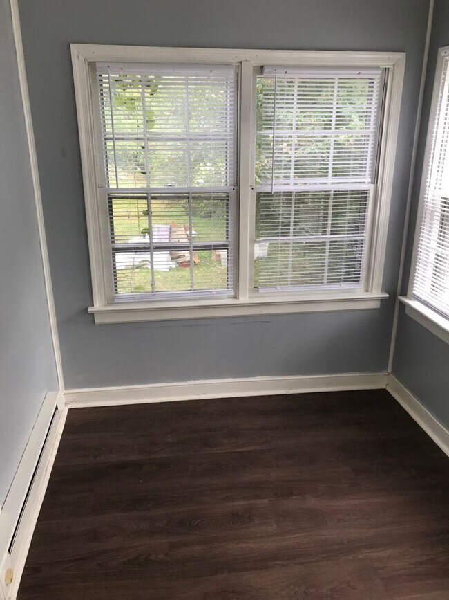 Building Photo - 3 bed house in Henrico County! Alle electric, Central HVAC, large yards, laundry Rva North side!