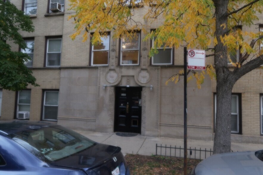 Building Photo - 5301 N Ashland Ave