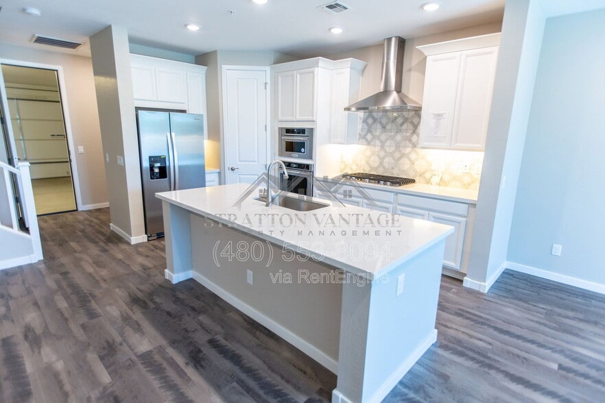 Building Photo - 3855 S McQueen Rd