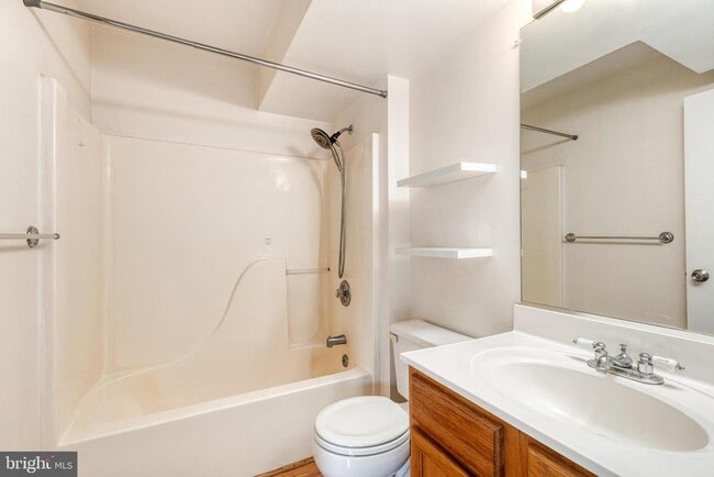 Building Photo - 20 Sandstone Ct