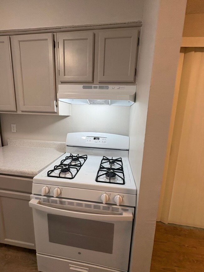 Building Photo - Newly Renovated Duplex - Northwest San Ant...
