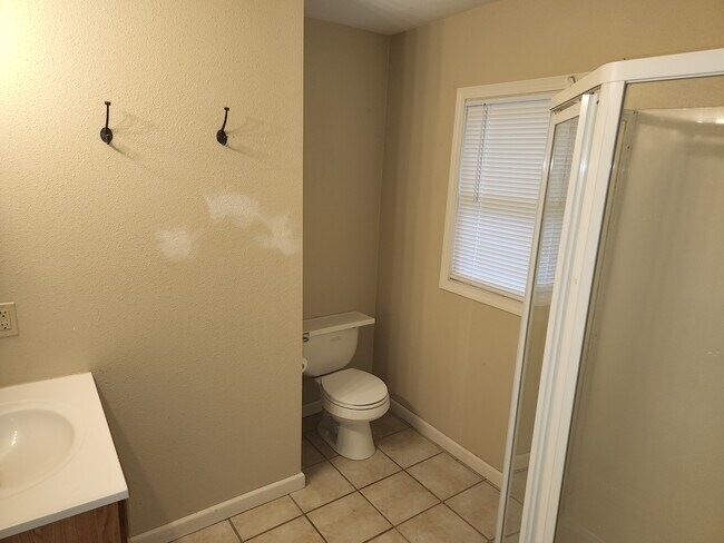 Building Photo - 930 Fremont St