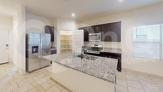 Building Photo - 10305 N Arroyo Lupine Way