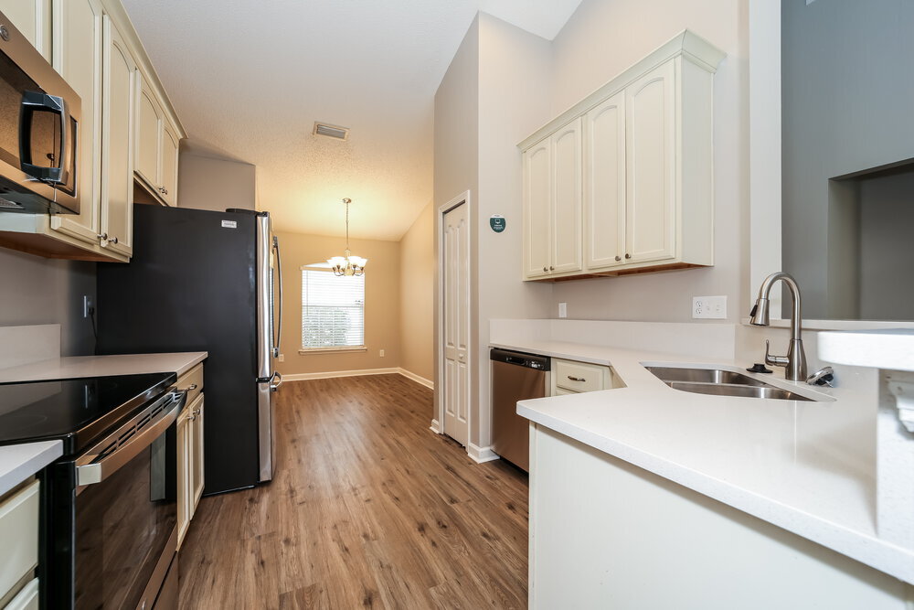 Building Photo - 440 Sanwick Dr