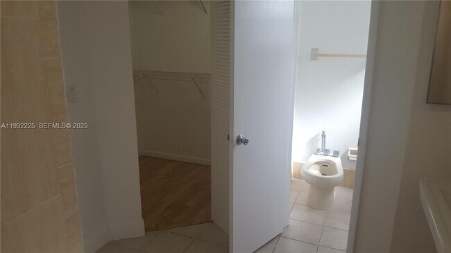 Building Photo - 11860 SW 92nd Ln