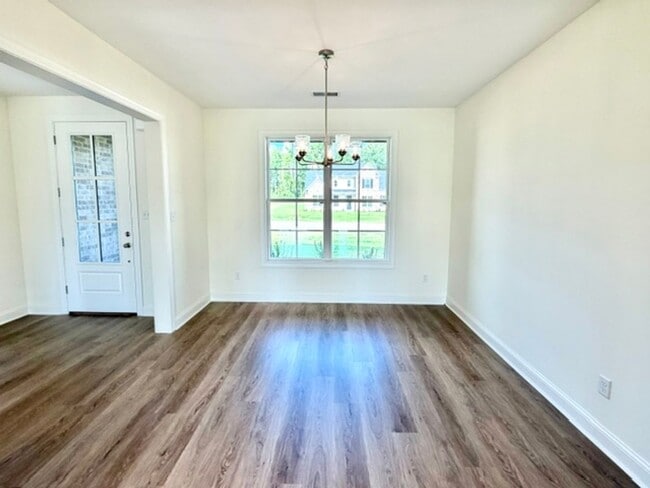 Building Photo - NewburyDrive7425