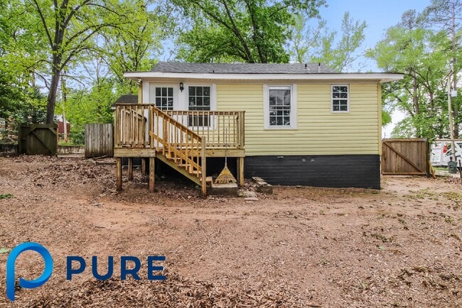 Building Photo - 1 Hillcrest Ave