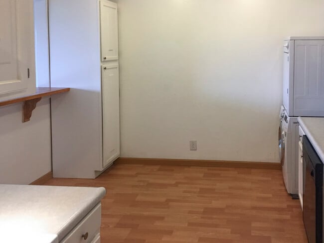 Building Photo - 1510 E St