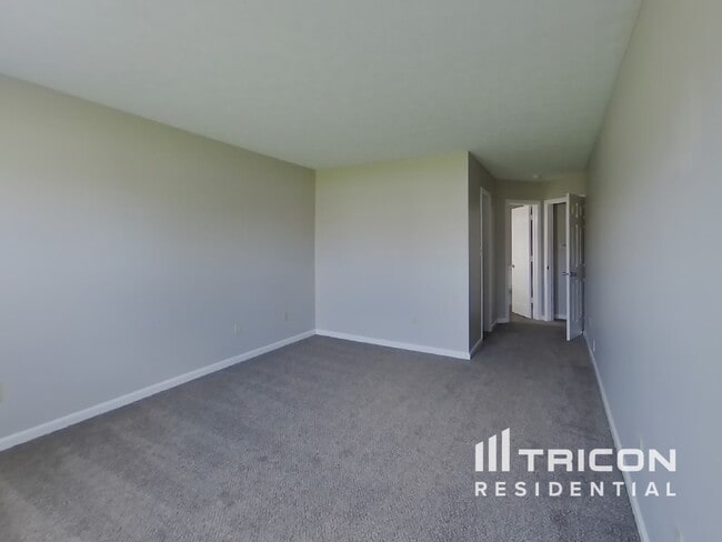 Building Photo - 6916 N Karnes Dr