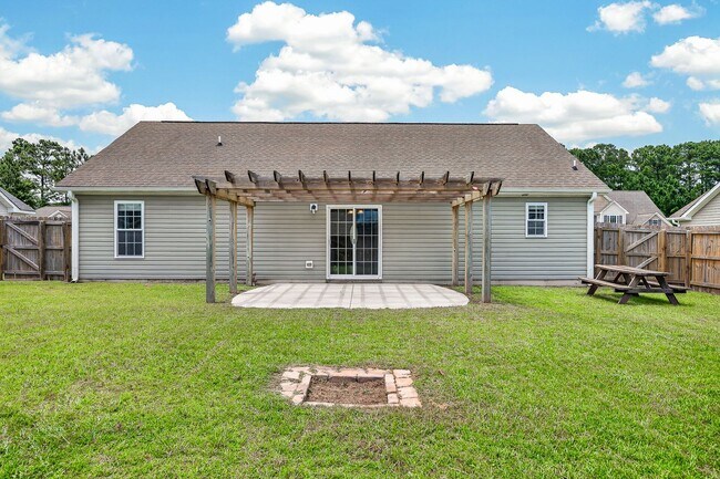 Building Photo - Relax and Unwind in This Sterling Farms Gem