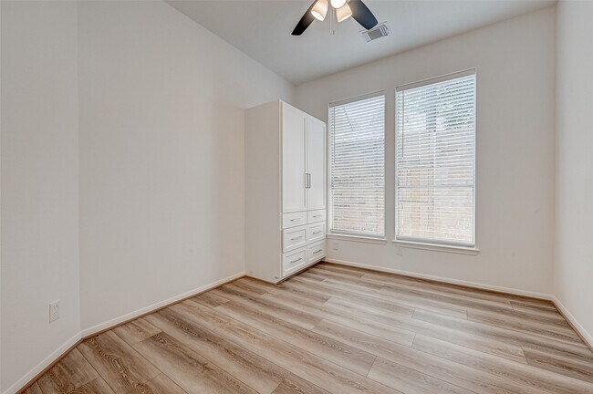 Building Photo - 38 Tethered Vine Pl