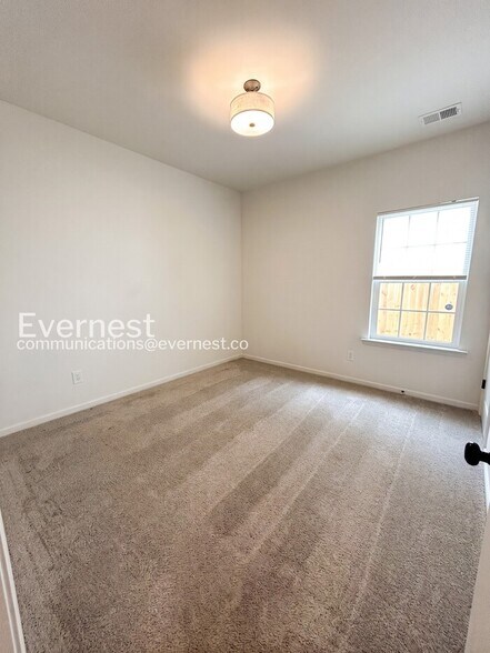 Building Photo - 517 N Linwood Ave