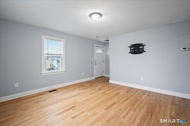 Building Photo - 38 Soundview Ave