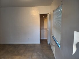 Building Photo - 338 NW 96th St