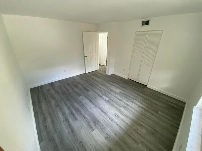 Building Photo - 21203 Largo Way