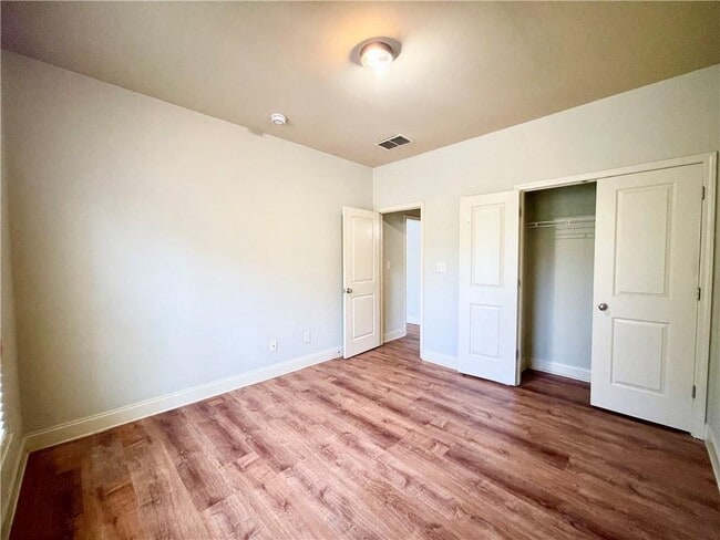 Building Photo - 2620 Village Chase Dr NW