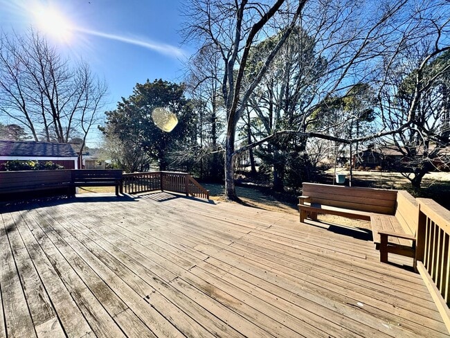 Building Photo - Available NOW! Lakefront 4 Bedroom/2 Bath Home, Pet-Friendly, Fenced Yard, Great School Zones!