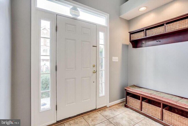 Building Photo - 25242 Dunvegan Square