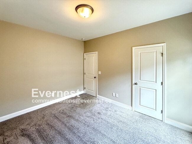Building Photo - 104 River Pointe Dr