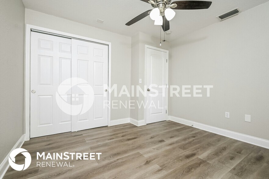 Building Photo - 2330 Northview Dr
